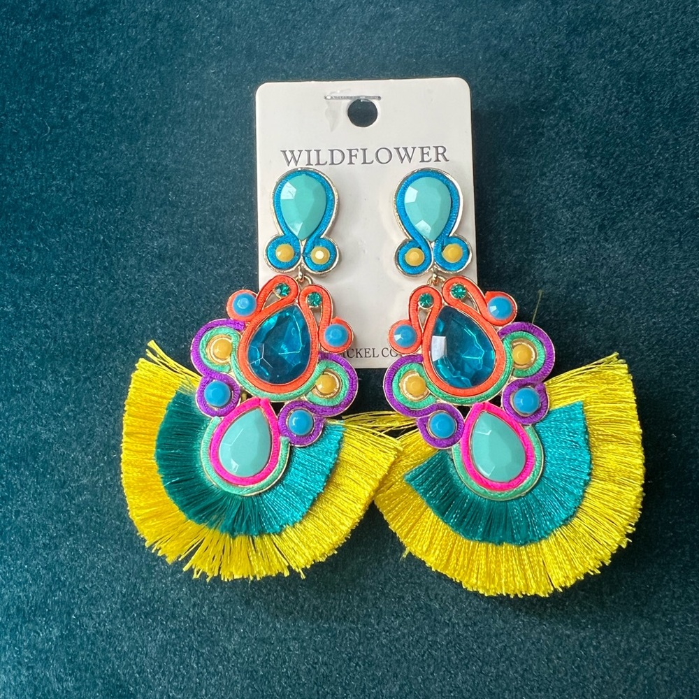 Boutique earrings